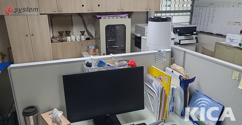 사무실 모니터 후면 LAN 결선